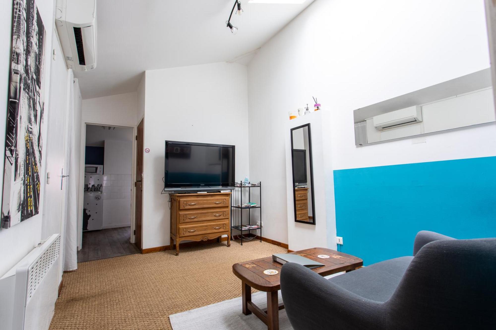 T2 40m2, Lit Queen Size, Climatisation, Quartier Sympa, Terrasse *