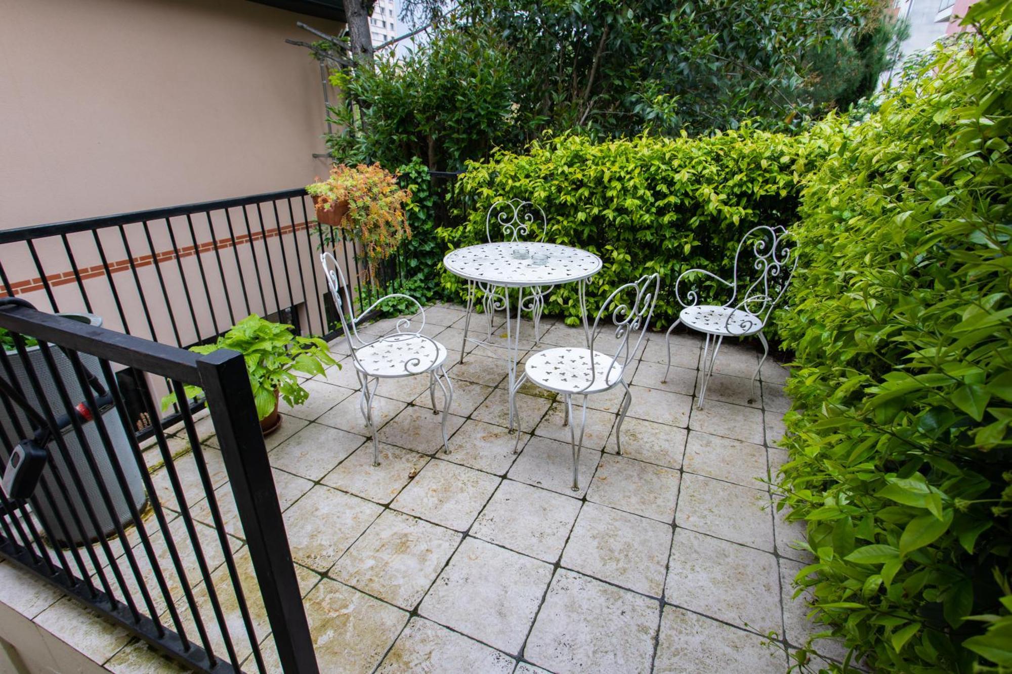 T2 40m2, Lit Queen Size, Climatisation, Quartier Sympa, Terrasse *